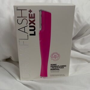 Dermaflash Luxe+ Sonic Dermaplaning Device - Pink